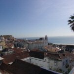 Lissabon- uitkijkje over zee